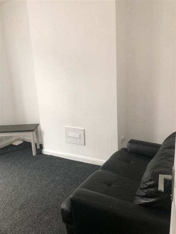 Property photo 3 of 10 40 De Grey Flat 1. Livingroom 1.1.Jpg