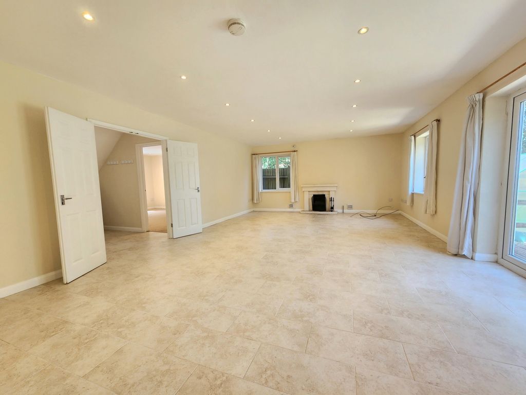 Property photo 3 of 15 Picture No. 26
