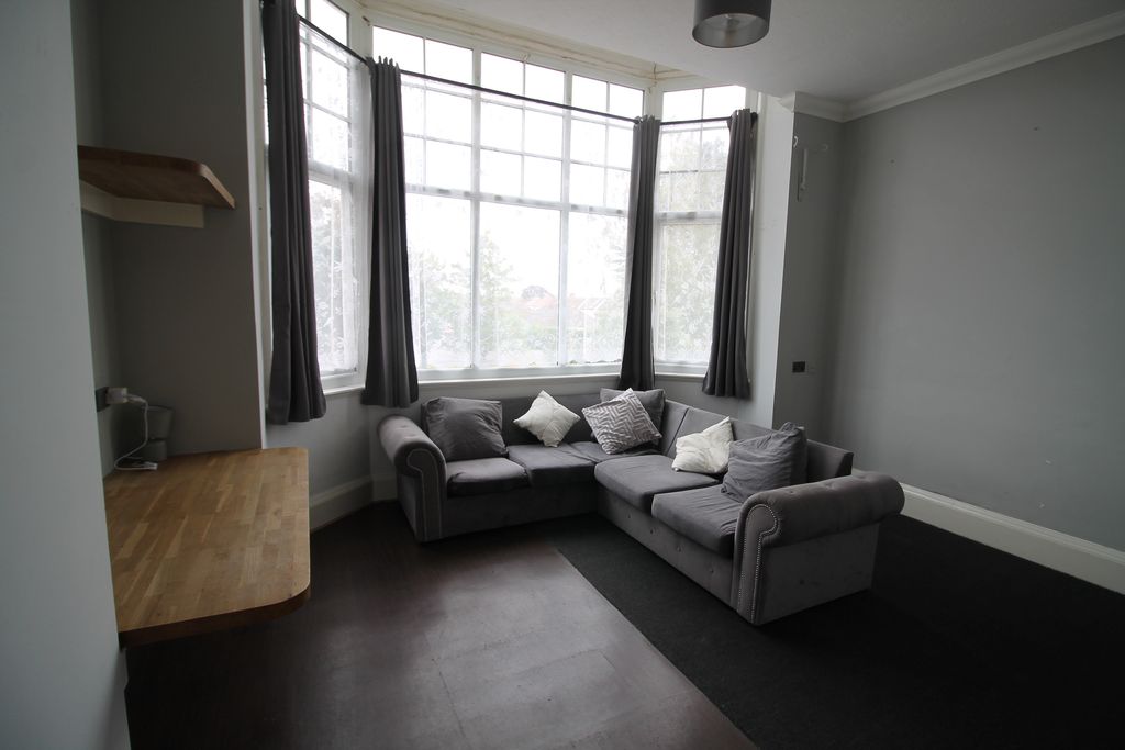Property photo 2 of 8