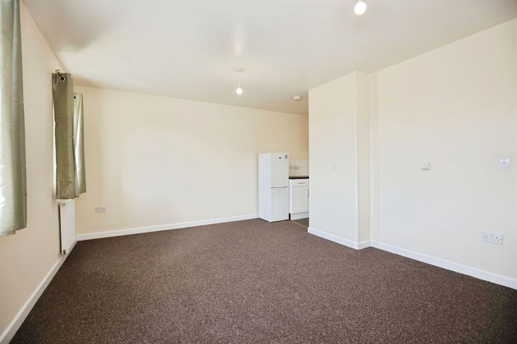 Additional image 5 of 2 bed flat for saleCambridge Street, Rugby CV21