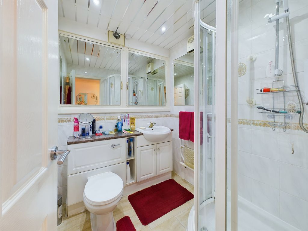 Additional image 12 of 2 bed flat for saleRoyal Beach Court, North Promenade, Lytham St. Annes FY8