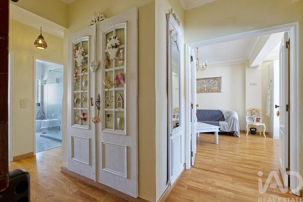 Property photo 1 of 40