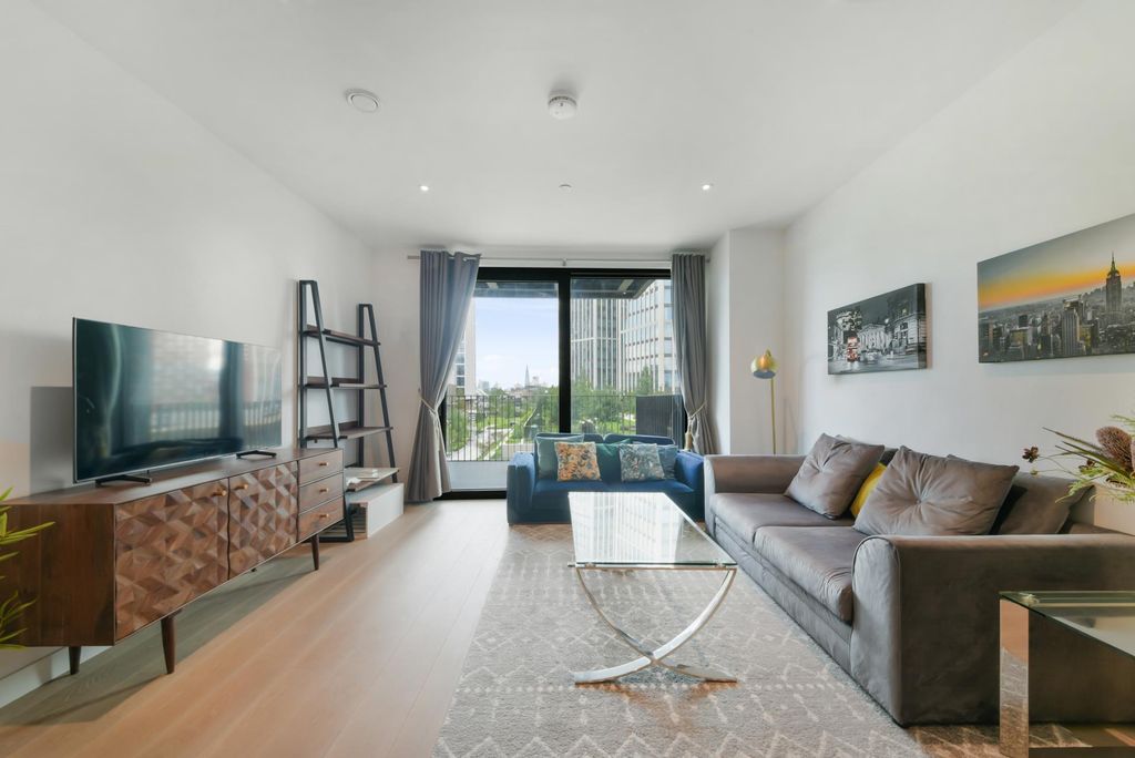 Property photo 2 of 20