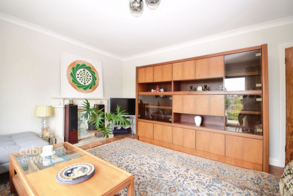 Property photo 3 of 25 81Aba012-Dsc_0002