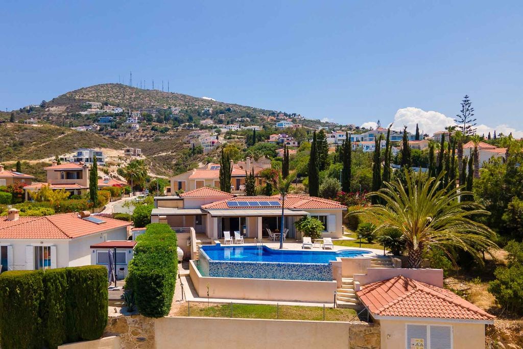 Property photo 1 of 30