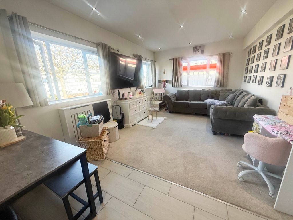 Property photo 2 of 8 Img_4250