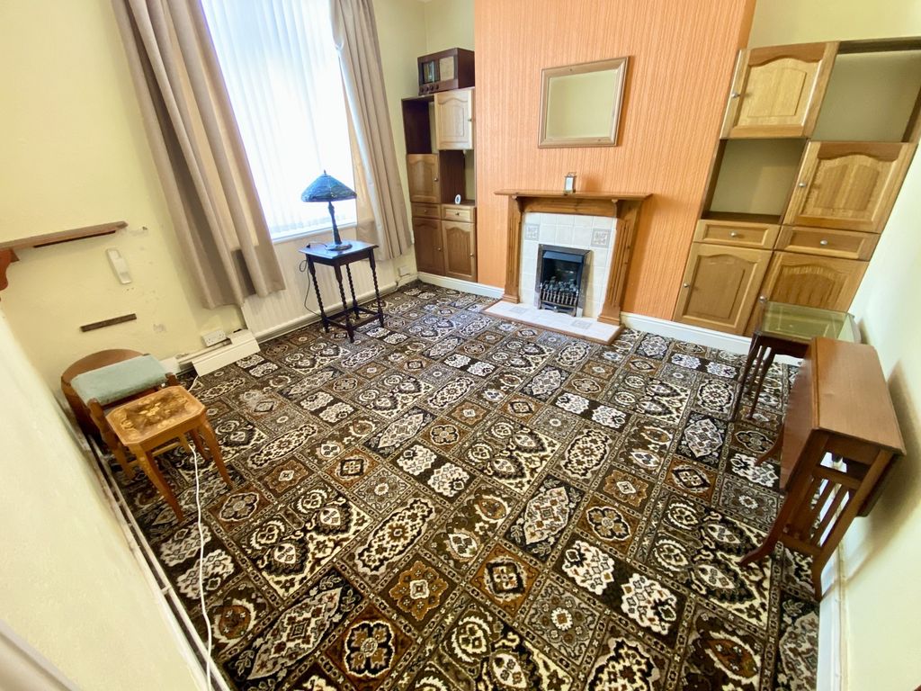 Property photo 3 of 14 Sitting Room