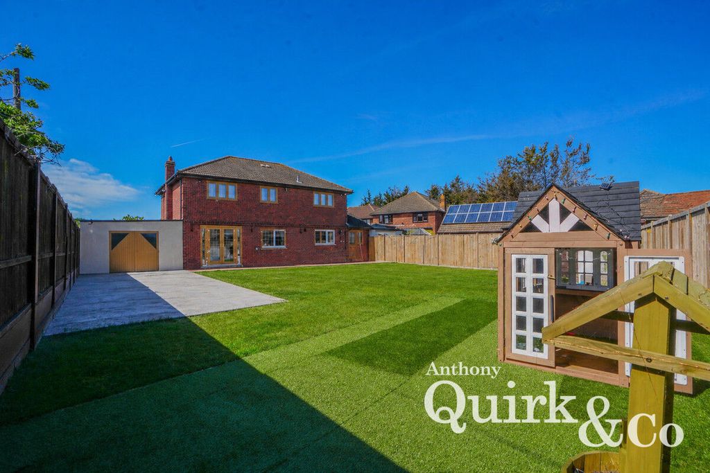 Property photo 2 of 33
