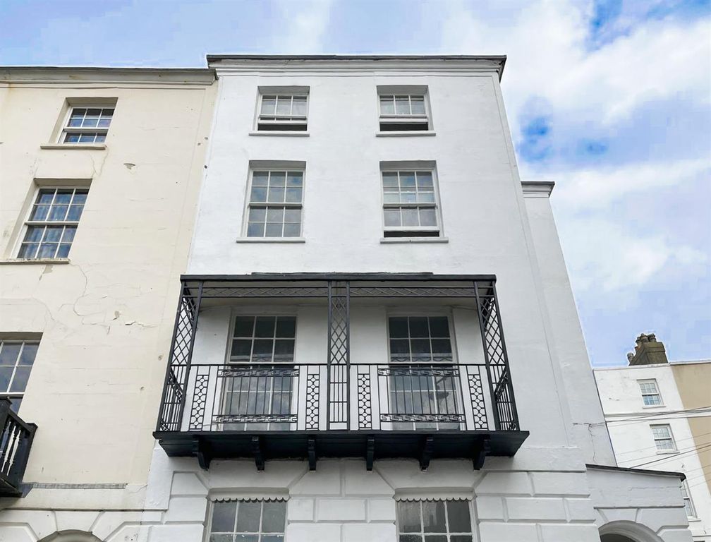 Property photo 1 of 13