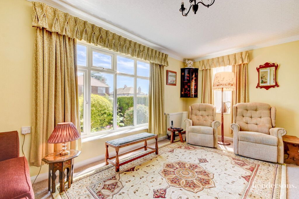 Property photo 2 of 23