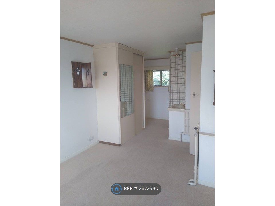 Property photo 3 of 9 Upstairs Bed Room