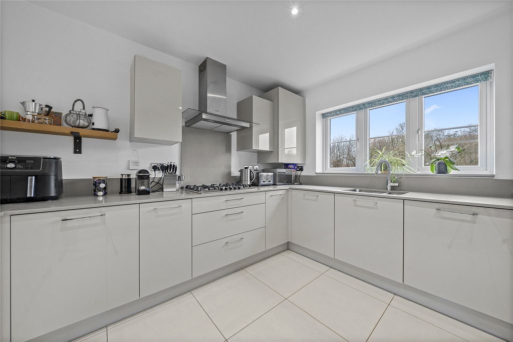 Property photo 2 of 30 Picture No. 10