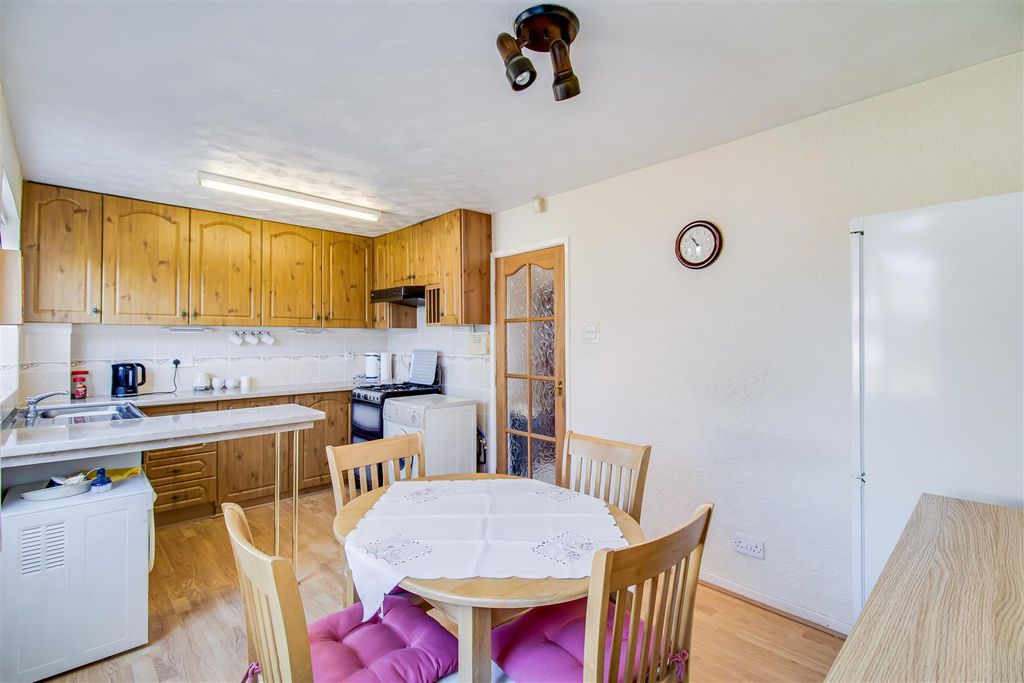 Property photo 3 of 10 Kitchen Dining Room