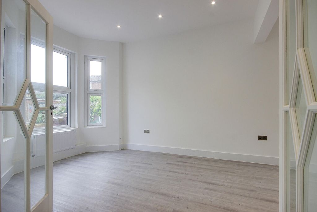 Property photo 2 of 26 Living Room