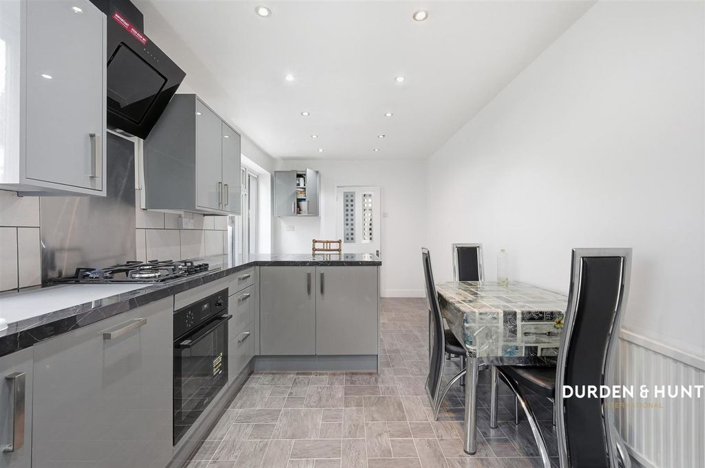 Property photo 2 of 26 St. Georges Road