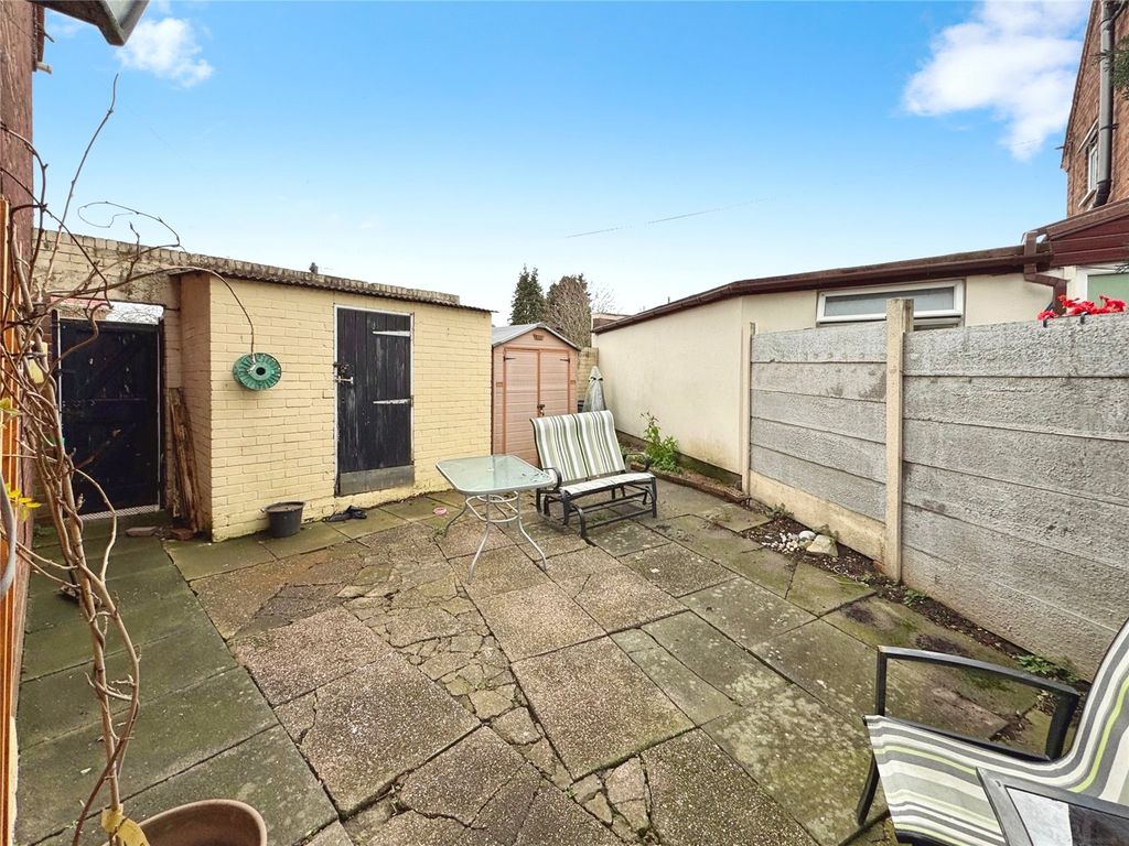 Property photo 3 of 4 Side Garden