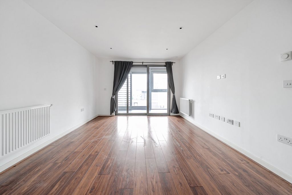 Property photo 3 of 17 1401363-10-6968d5...