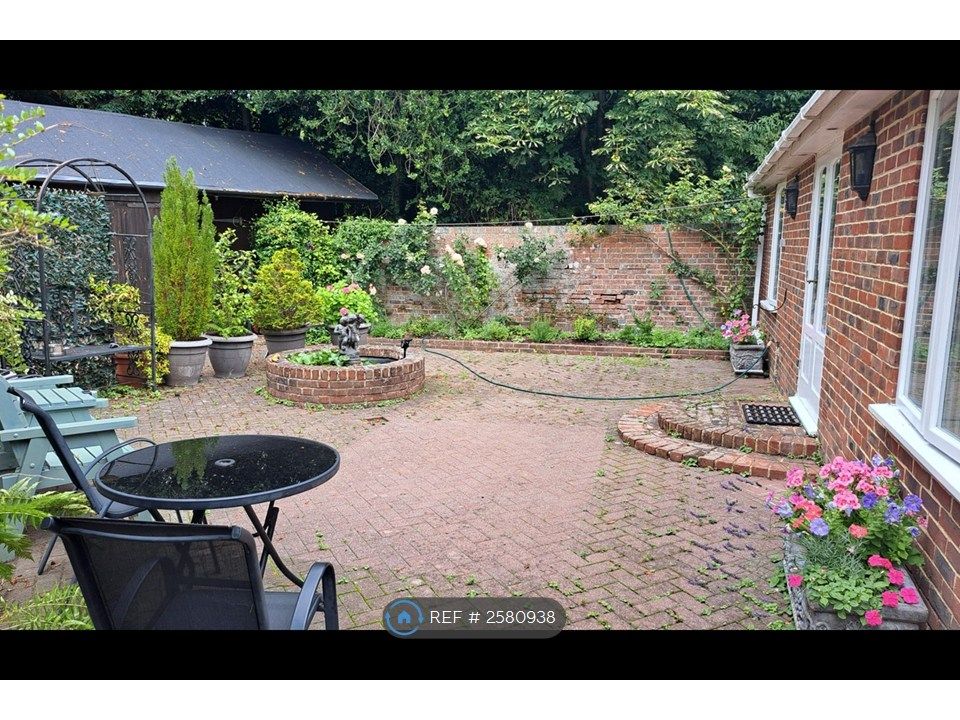 Property photo 2 of 6