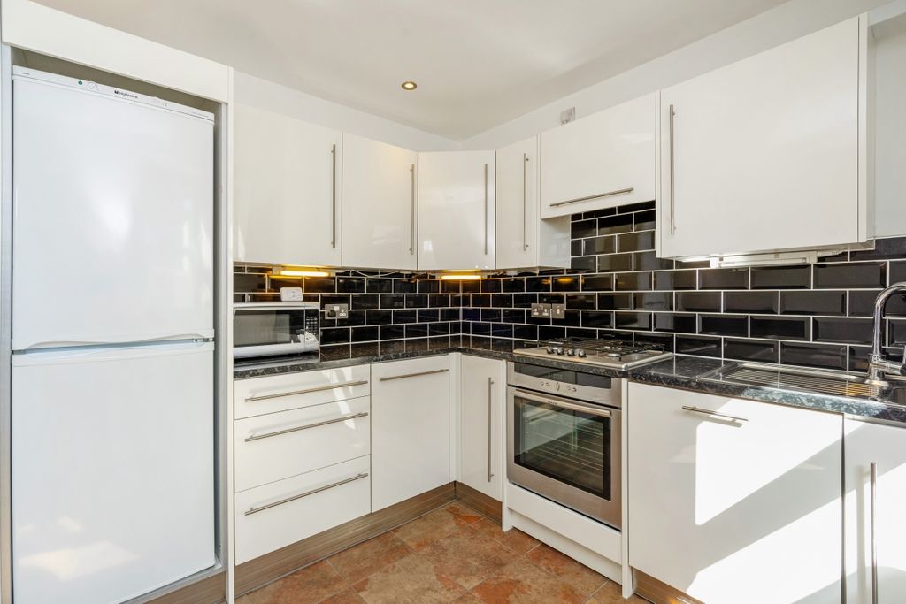 Property photo 1 of 8 1