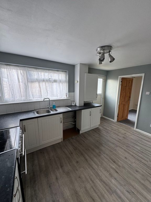 Property photo 3 of 12 Photo 2