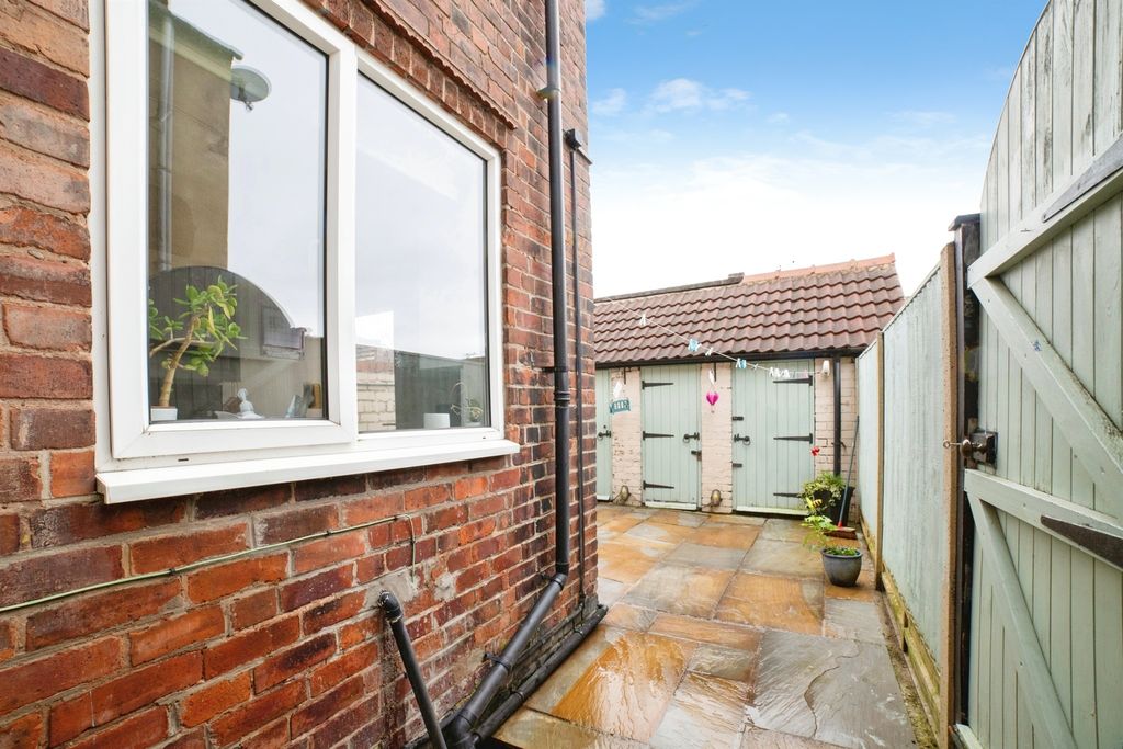 Property photo 3 of 20