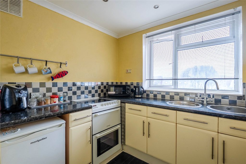 Property photo 3 of 7 Picture No. 02