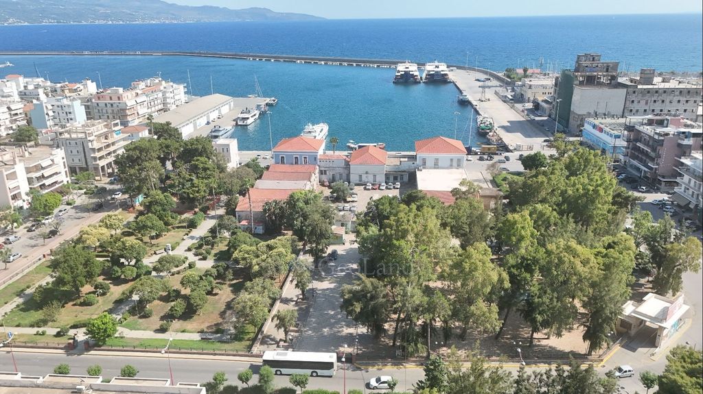 Property photo 2 of 11