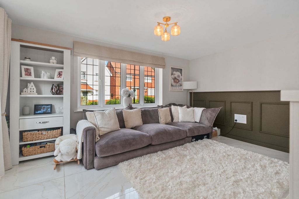 Property photo 3 of 42