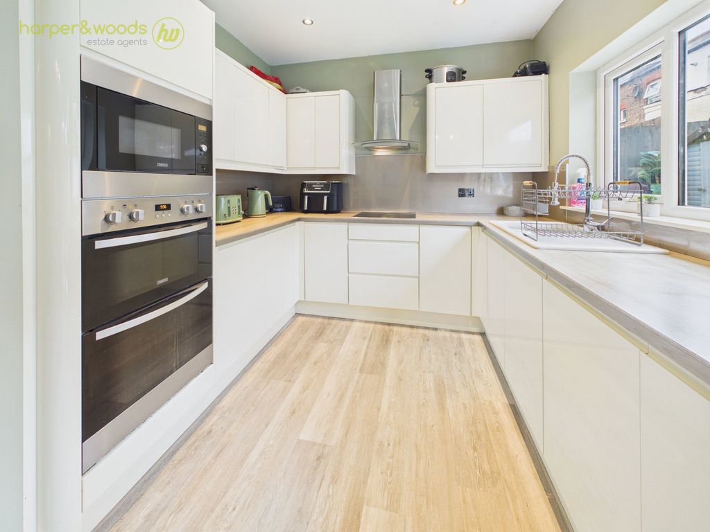 Property photo 2 of 39
