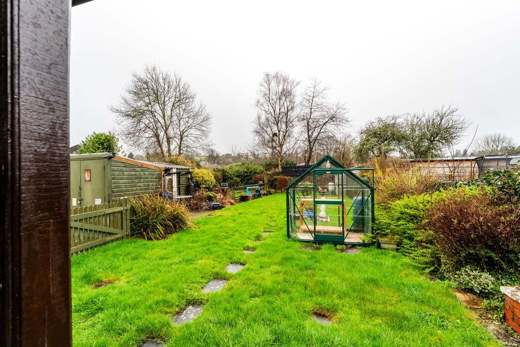 Property photo 2 of 52