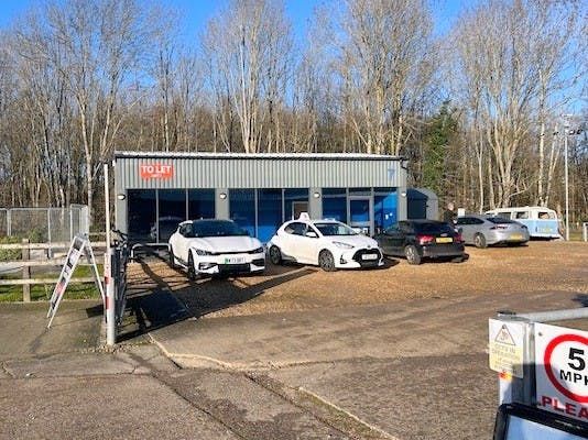 Property photo 2 of 7 External c i.Jpg