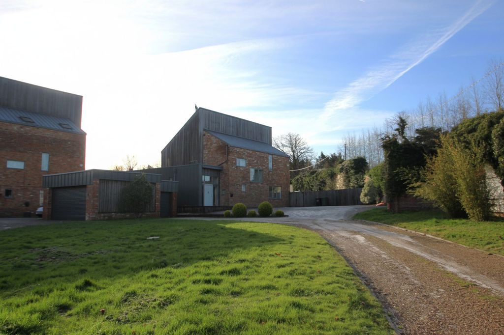 Property photo 1 of 27 Front