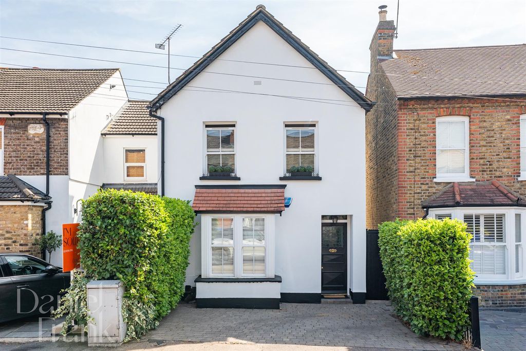 Property photo 1 of 18