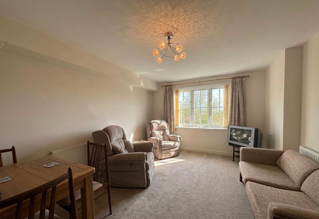 Property photo 2 of 11
