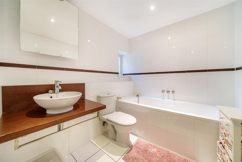 Property photo 3 of 16 Hollis Morgan Residential Sales
