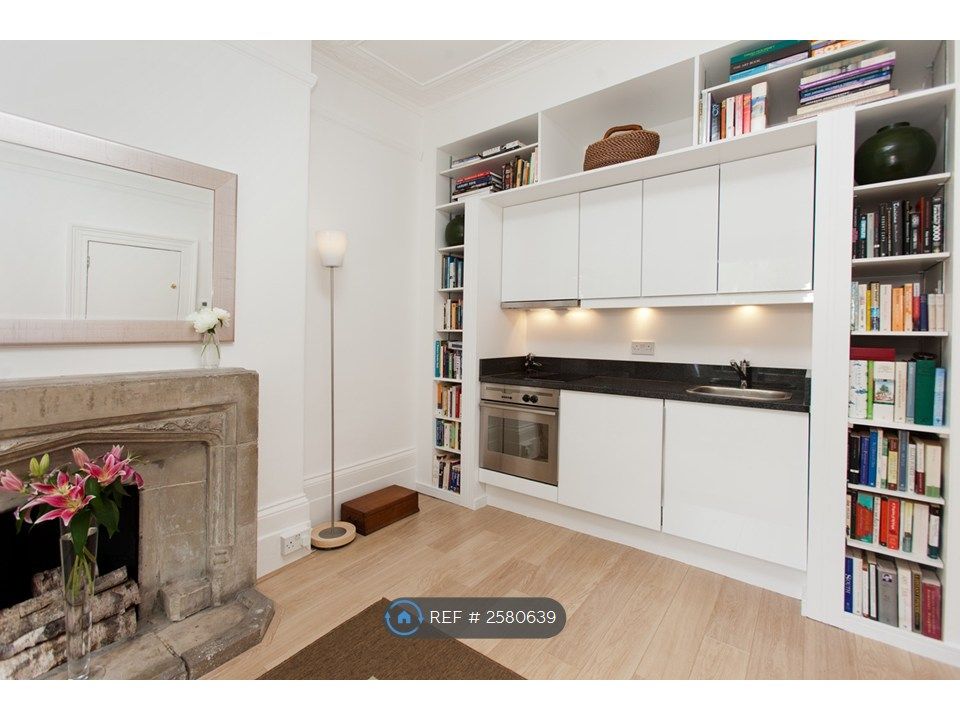 Property photo 1 of 11 Kitchen/Living Room