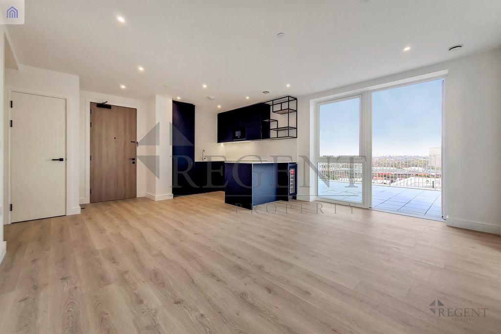 Property photo 1 of 11 Open Plan