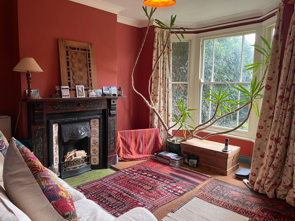 Property photo 2 of 11