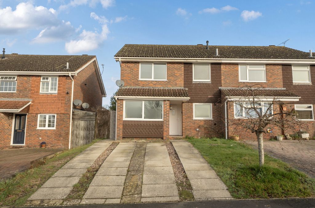 Property photo 1 of 12 1416334-5-698Ef29...