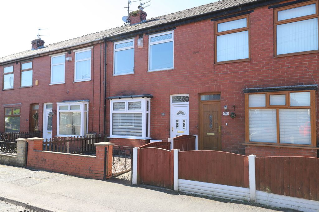 Property photo 2 of 20