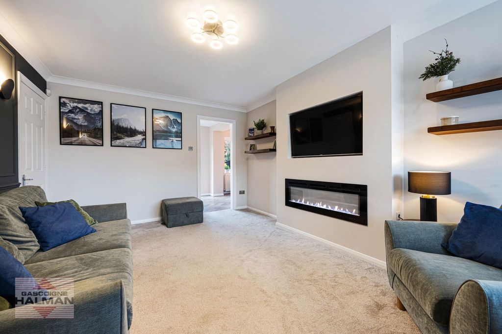 Property photo 3 of 19