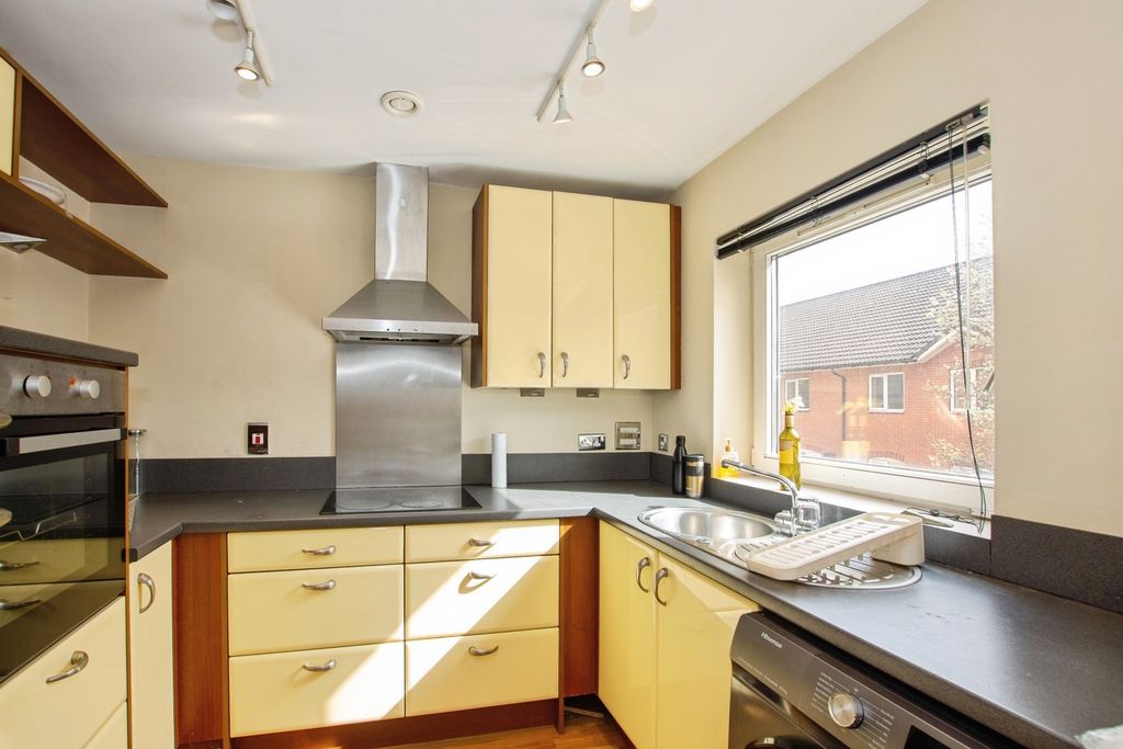 Property photo 2 of 16 Pbox-Img.Jpg