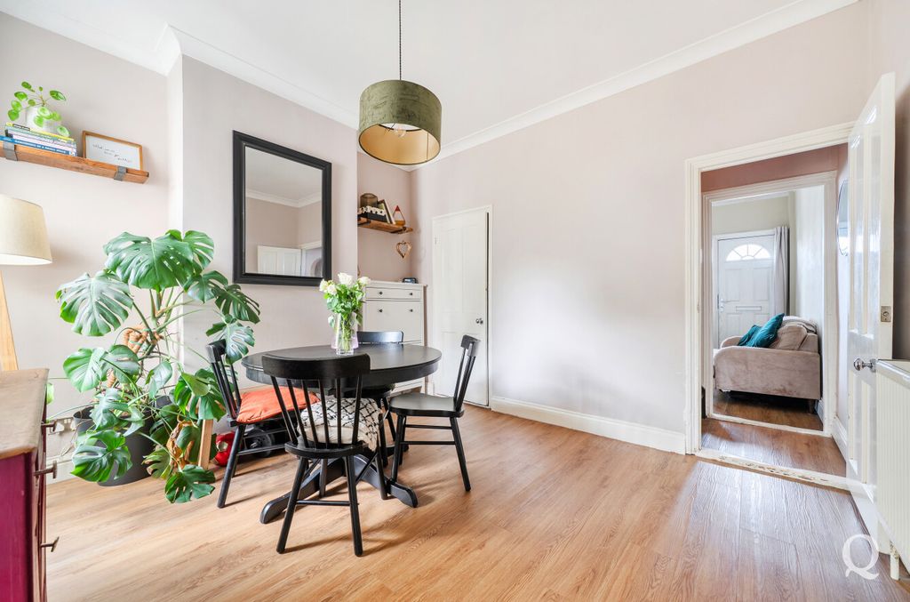 Property photo 3 of 23 8574A003-1973-45d...