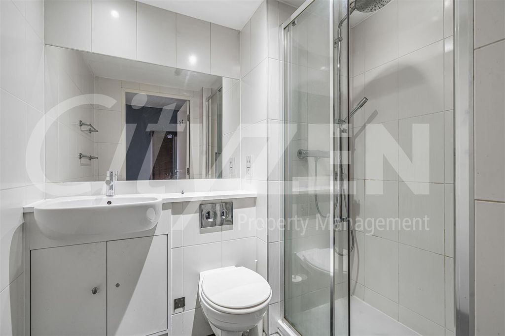 Property photo 3 of 11 Shower Room