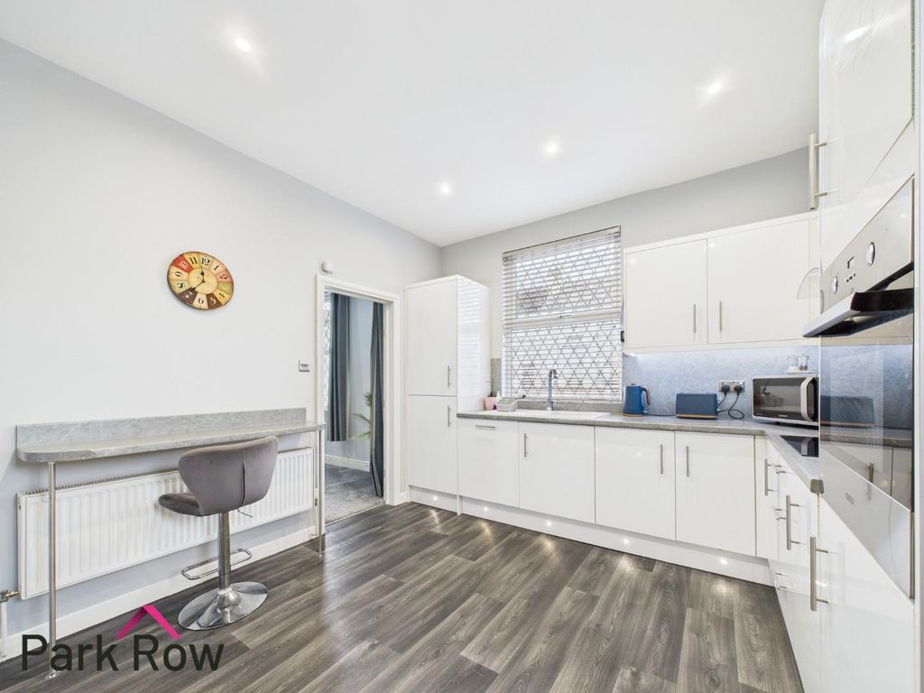 Property photo 3 of 23