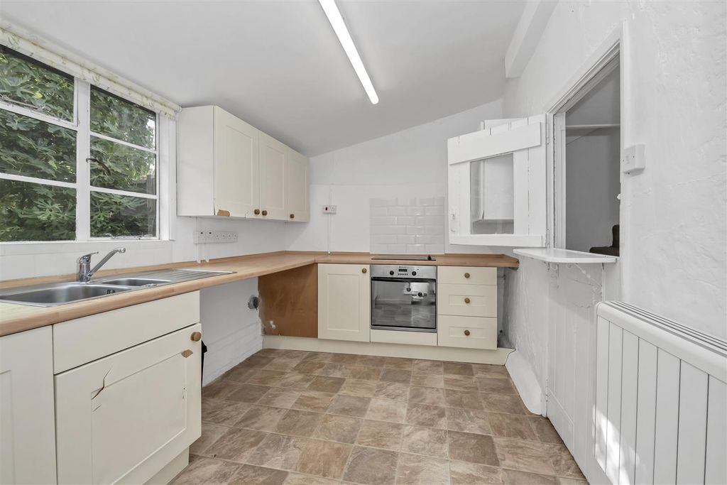 Property photo 3 of 25 Property 1.Jpg