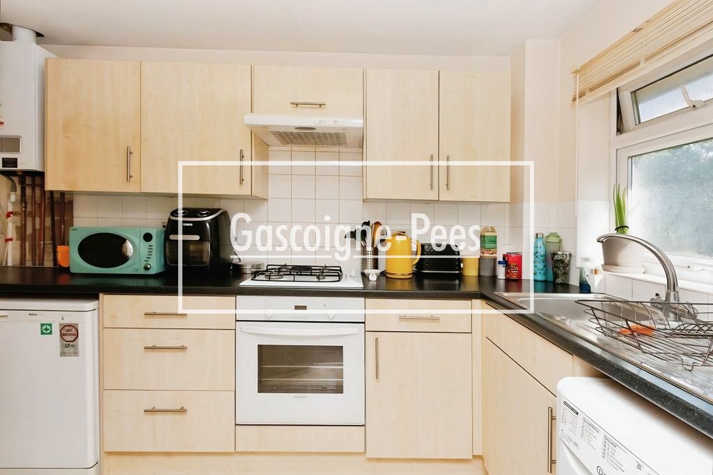 Property photo 2 of 5