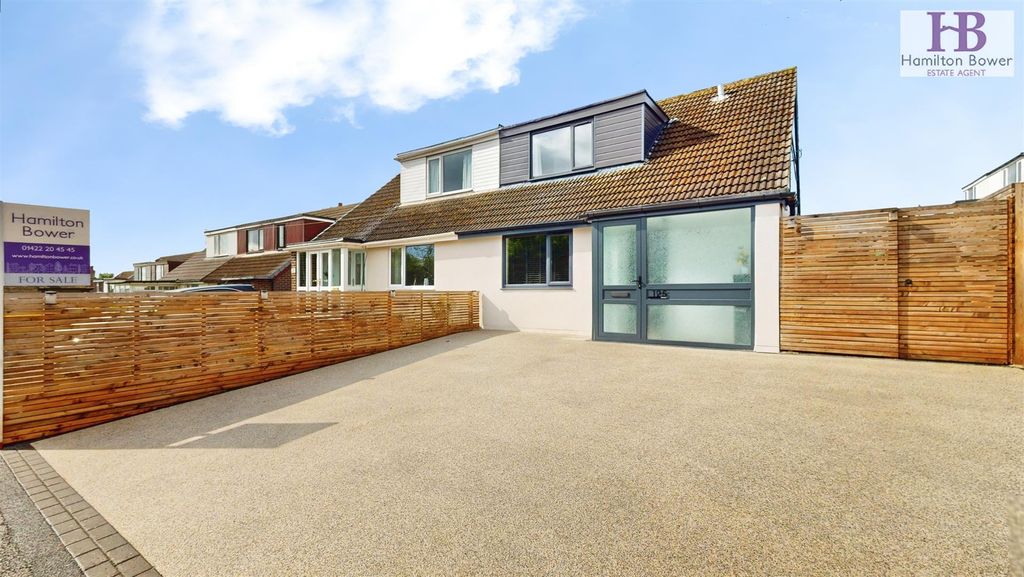 Property photo 1 of 16 A87E7Aff-Hough-Northowram-09032026_170220.Jpg