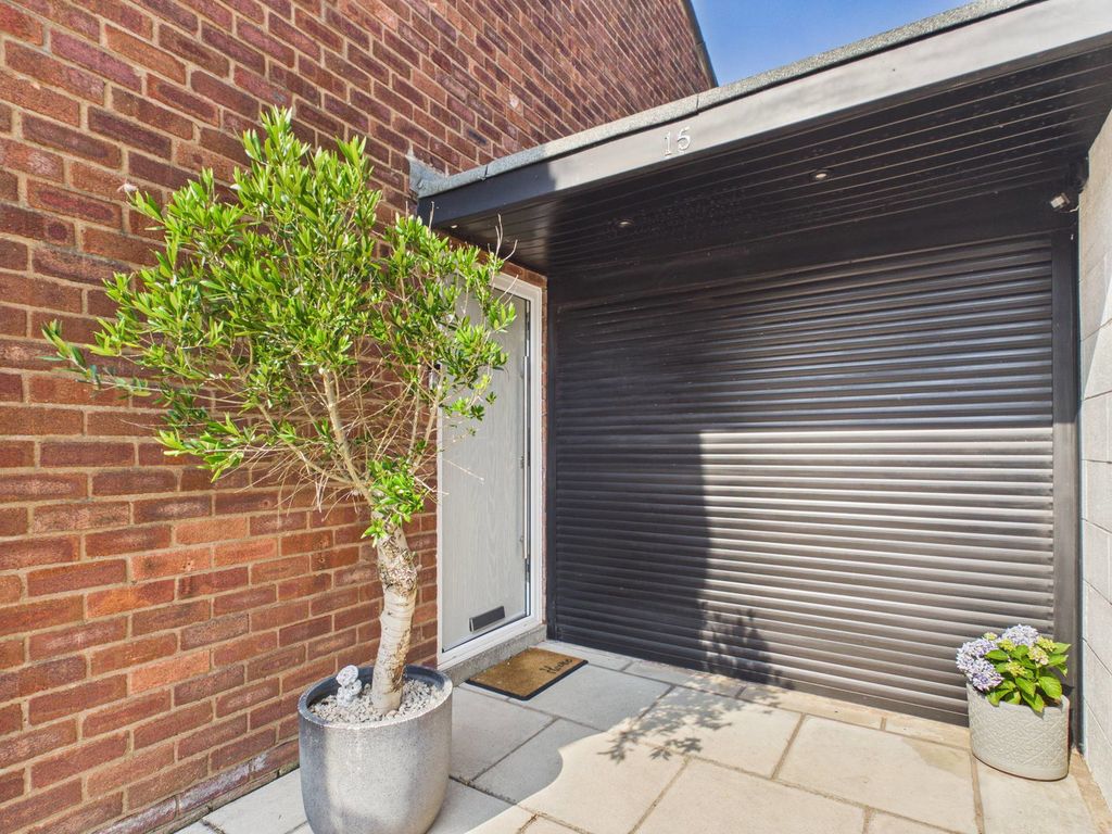 Property photo 2 of 27