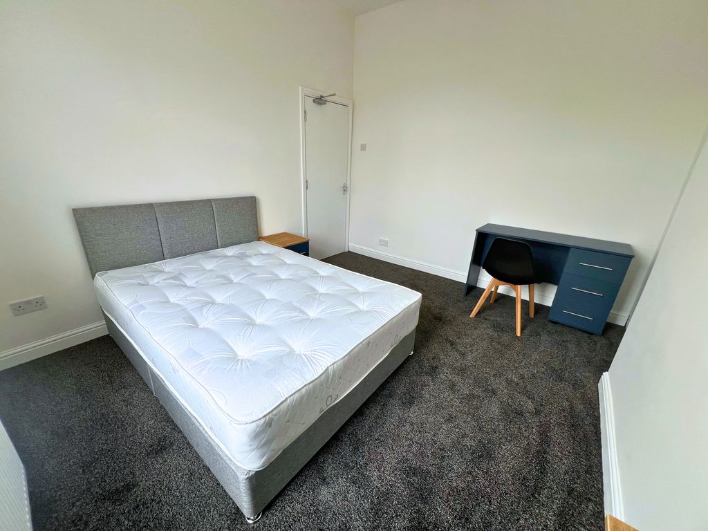 Property photo 3 of 3 Room